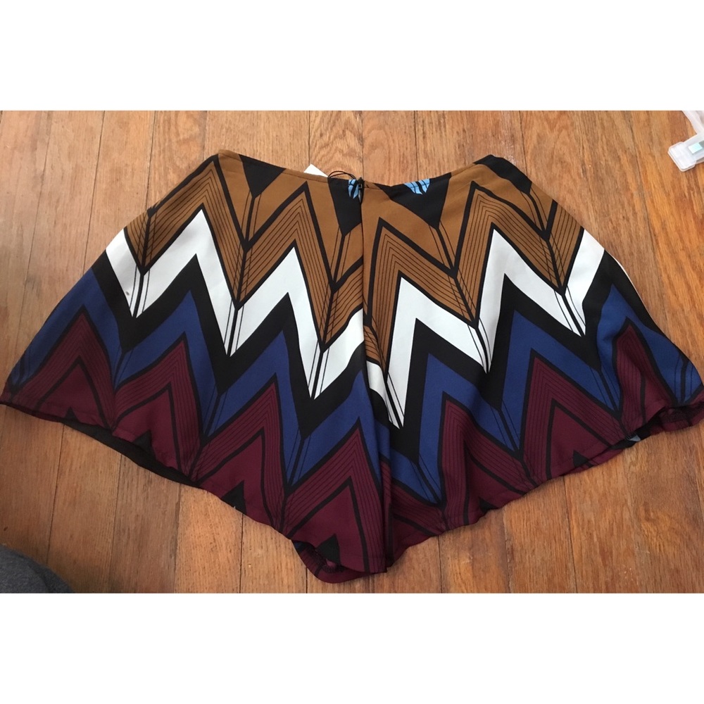Patterned Shorts - Picture 3 of 3